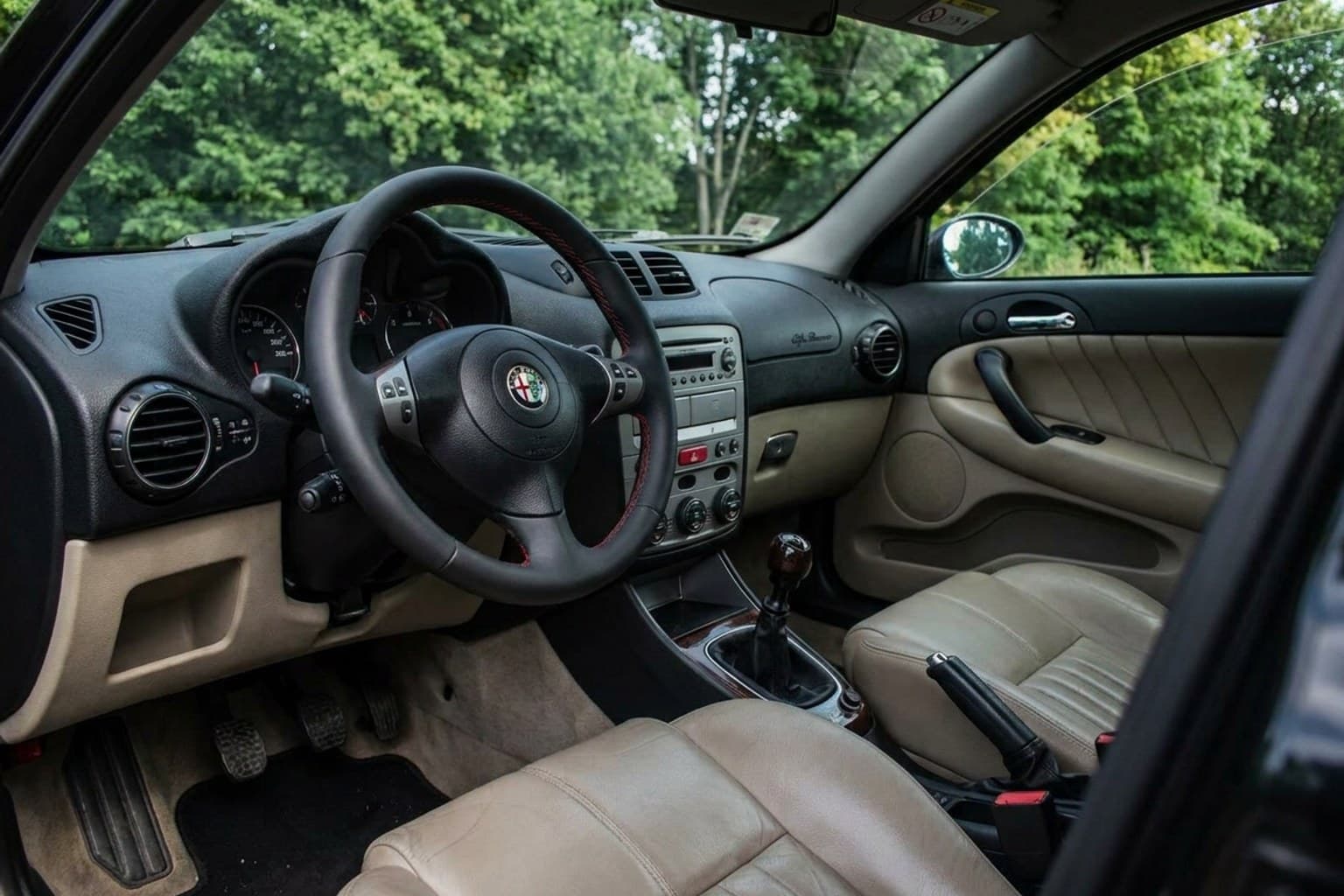 Салон Alfa Romeo 147 — ремонт шторок люка | Автоателье BIRSON СПб