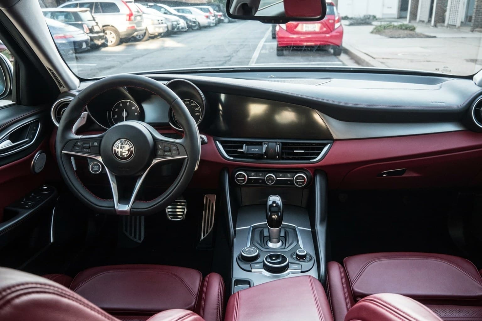Салон Alfa Romeo Giulia — покраска руля | Автоателье BIRSON СПб
