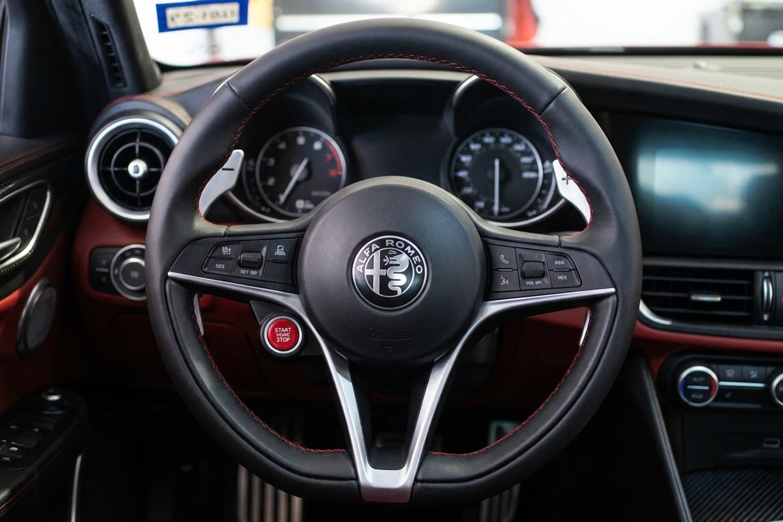 Салон Alfa Romeo MiTo — ремонт шторок люка | Автоателье BIRSON СПб