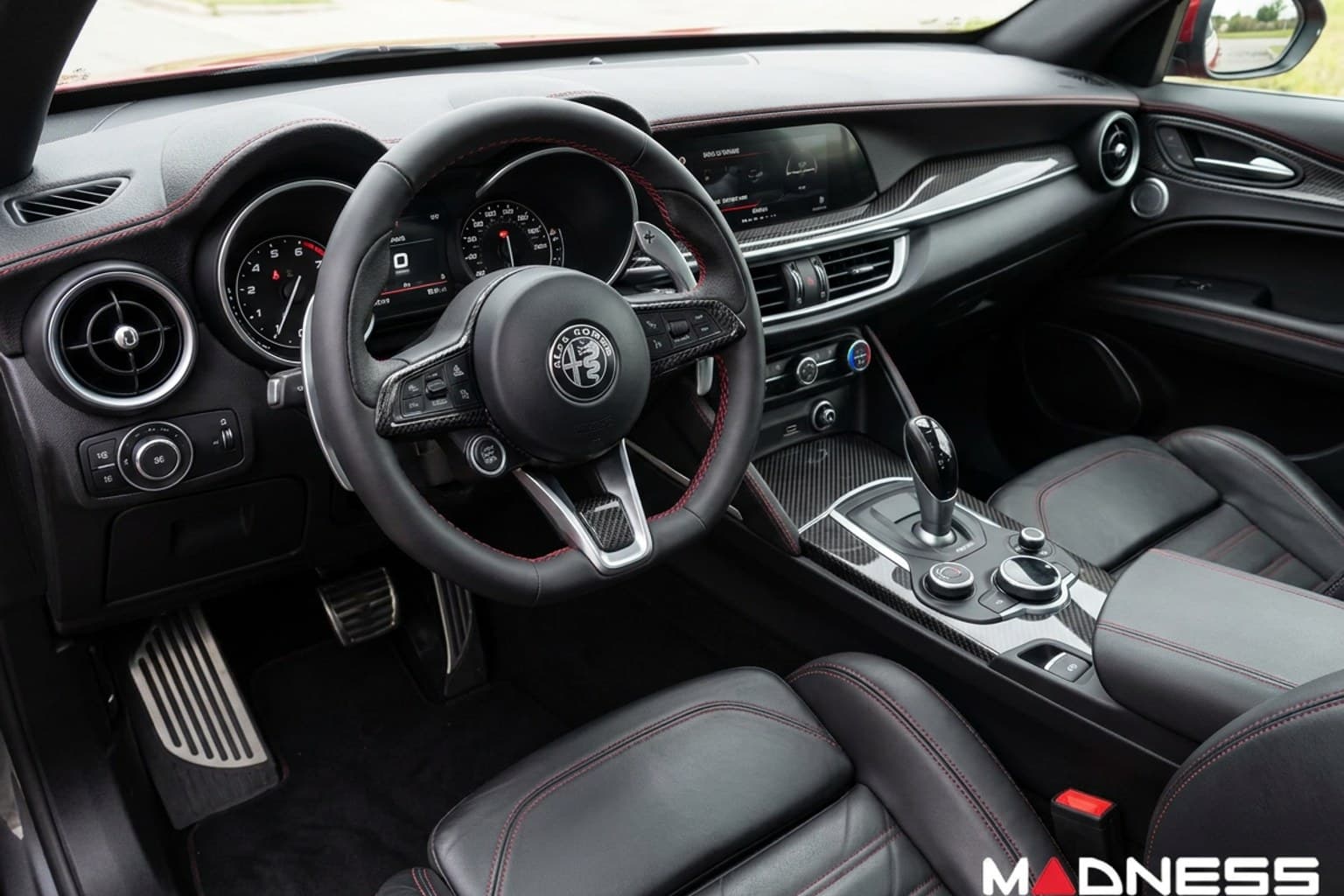 Салон Alfa Romeo Stelvio — предпродажная подготовка салона | Автоателье BIRSON СПб