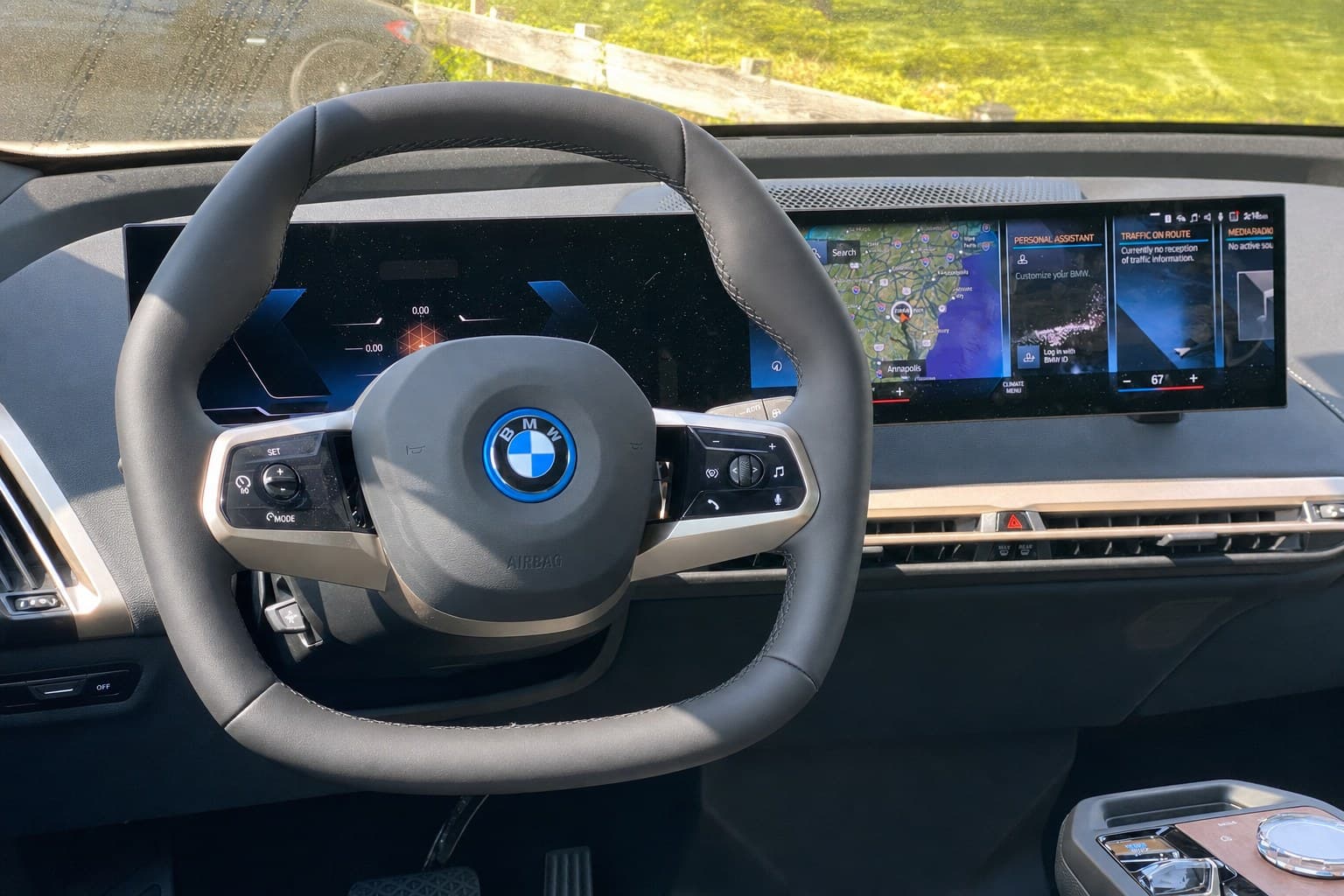 Салон BMW iX — ремонт шторок люка | Автоателье BIRSON СПб