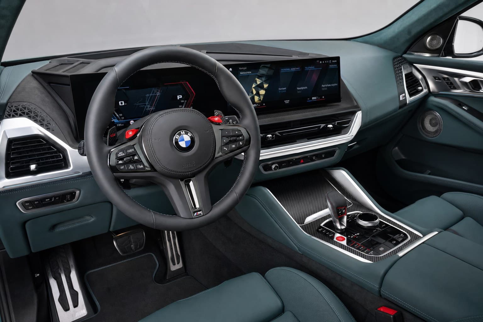Салон BMW XM — восстановление пластика | Автоателье BIRSON СПб
