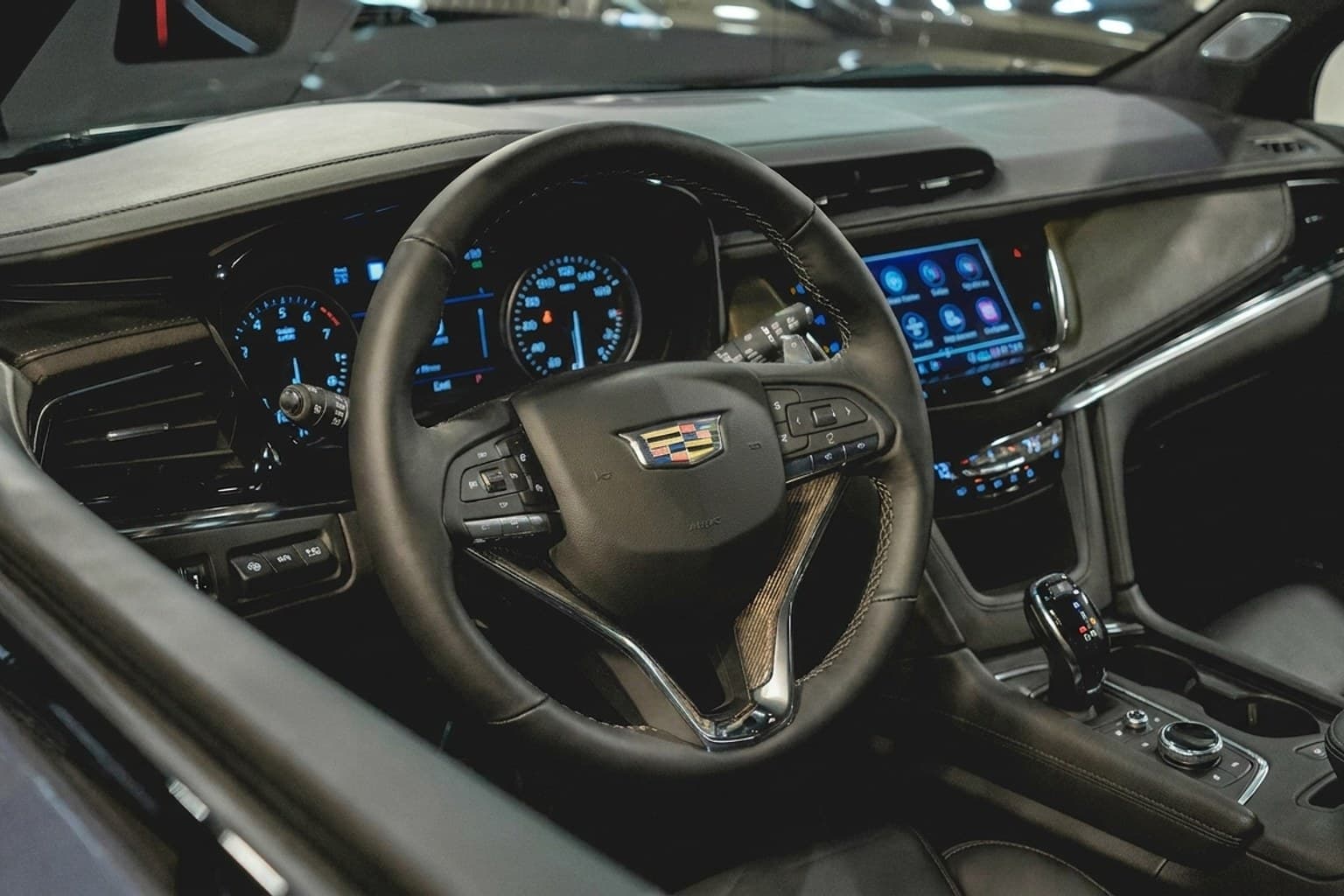 Салон Cadillac XT6 — ремонт шторок люка | Автоателье BIRSON СПб
