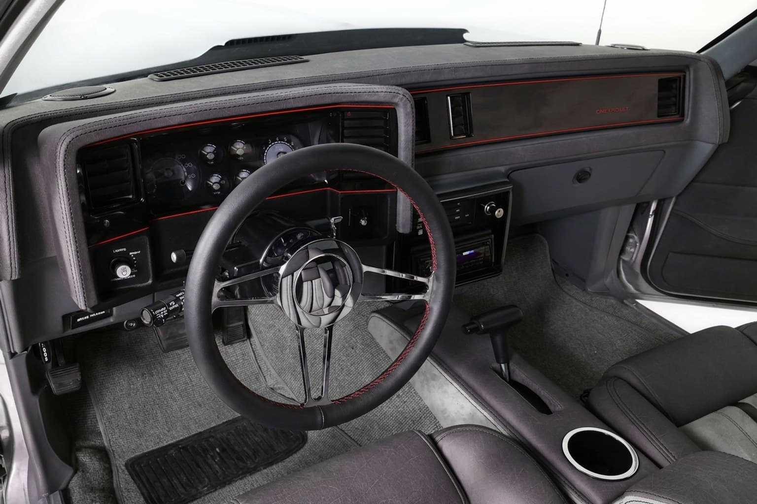 Салон Chevrolet Monte Carlo — предпродажная подготовка салона | Автоателье BIRSON СПб