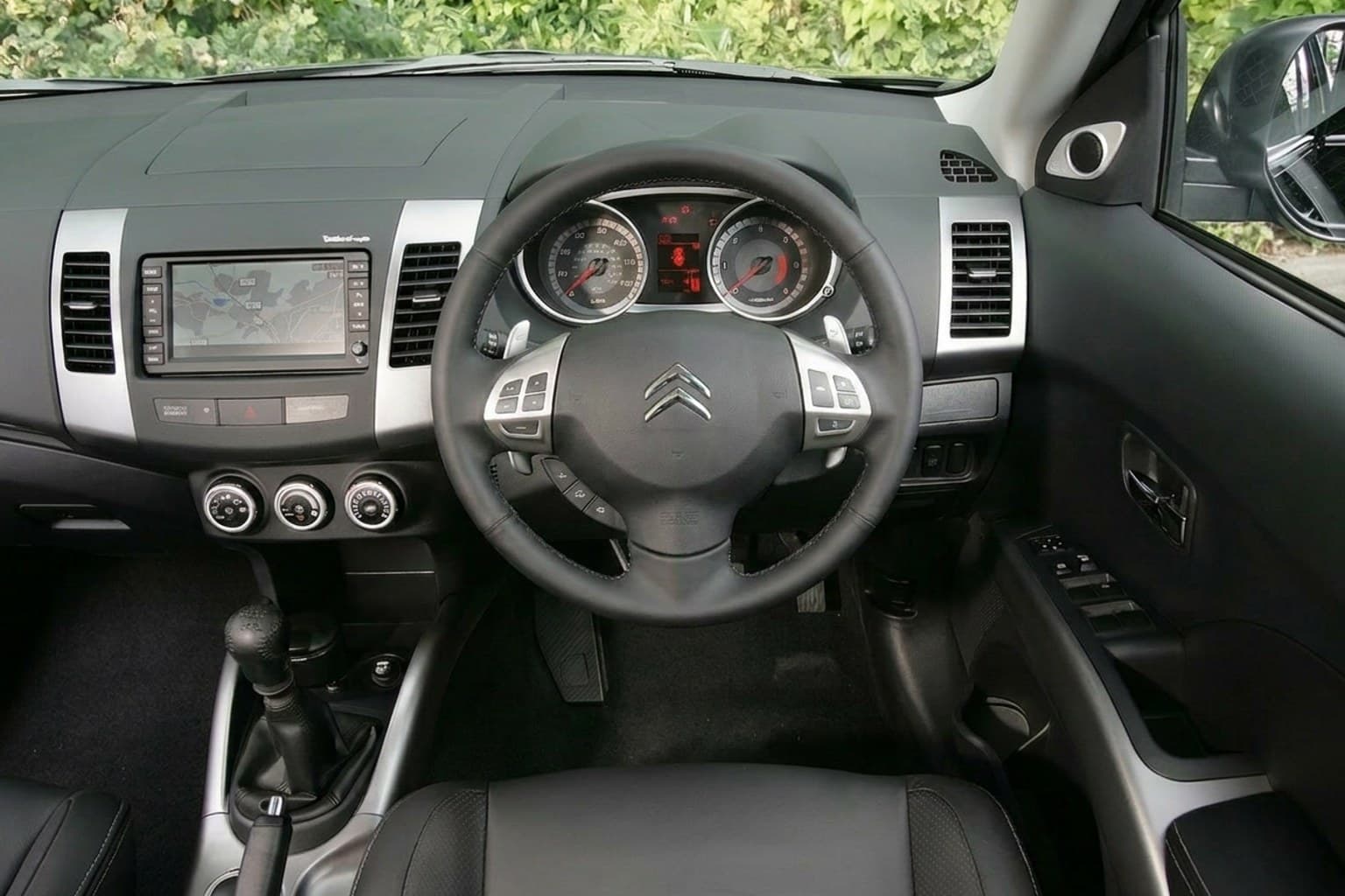 Салон Citroën C-Crosser — предпродажная подготовка салона | Автоателье BIRSON СПб