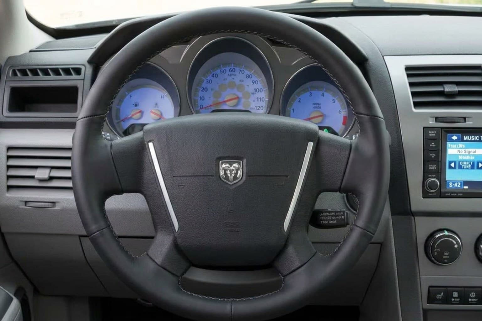 Салон Dodge Avenger — ремонт шторок люка | Автоателье BIRSON СПб