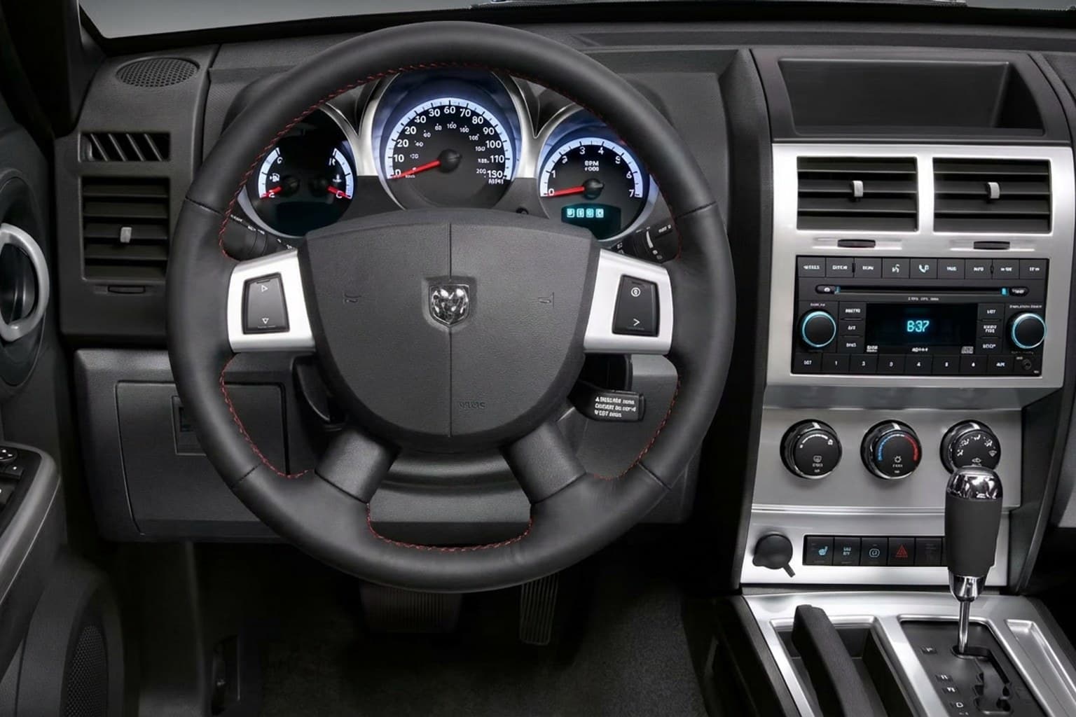 Салон Dodge Nitro — восстановление пластика | Автоателье BIRSON СПб