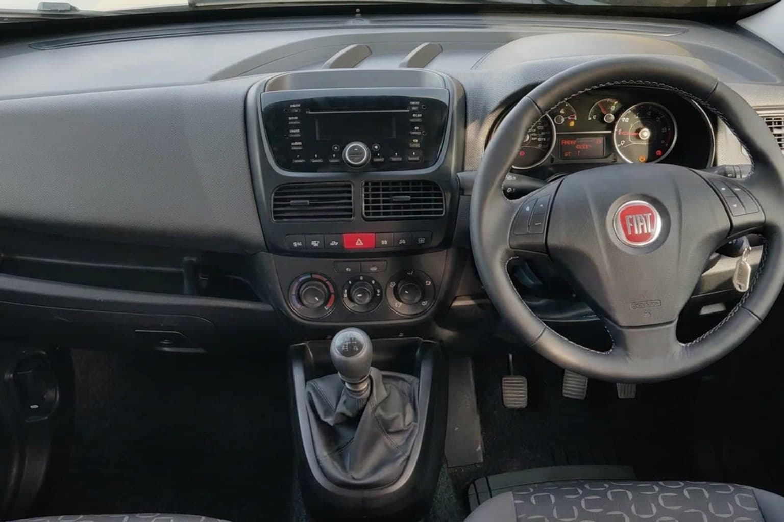 Салон Fiat Doblo — покраска руля | Автоателье BIRSON СПб