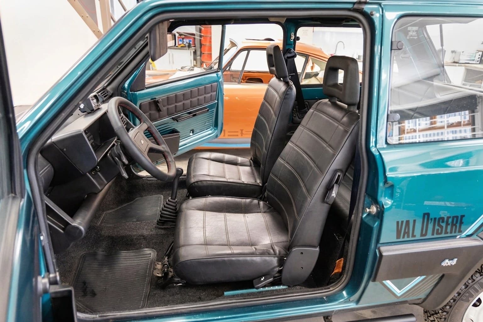Салон Fiat Panda — покраска руля | Автоателье BIRSON СПб