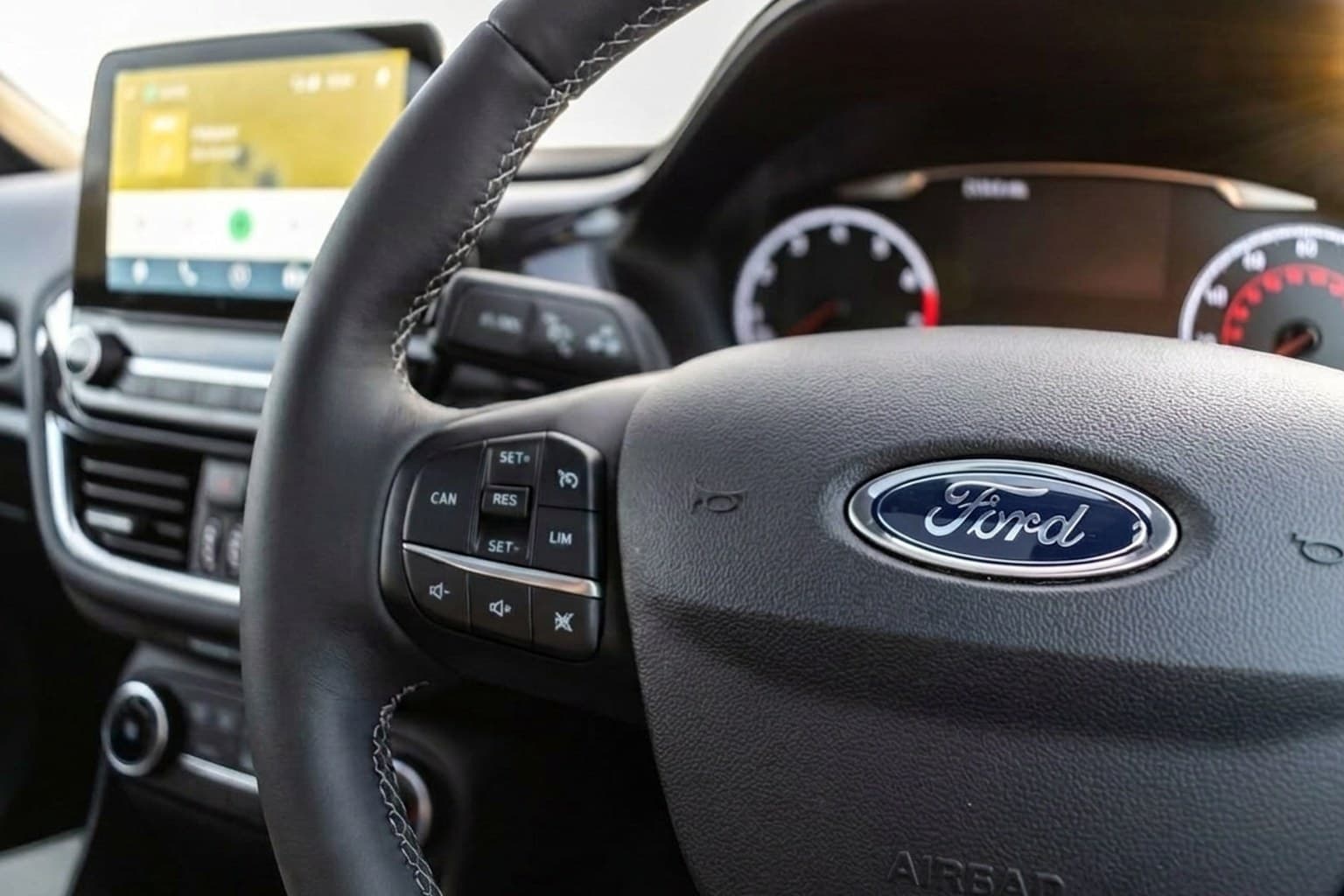 Салон Ford Fiesta — ремонт шторок люка | Автоателье BIRSON СПб