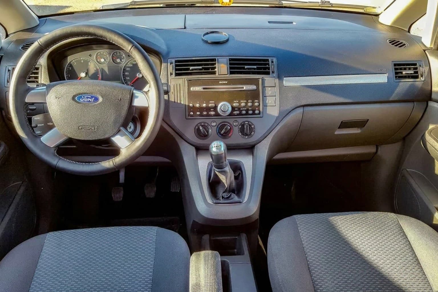 Салон Ford Focus C-Max — восстановление пластика | Автоателье BIRSON СПб