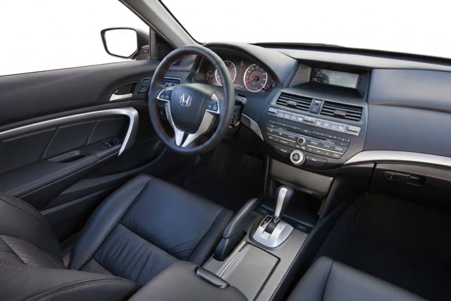 Салон Honda Accord Coupé — предпродажная подготовка салона | Автоателье BIRSON СПб