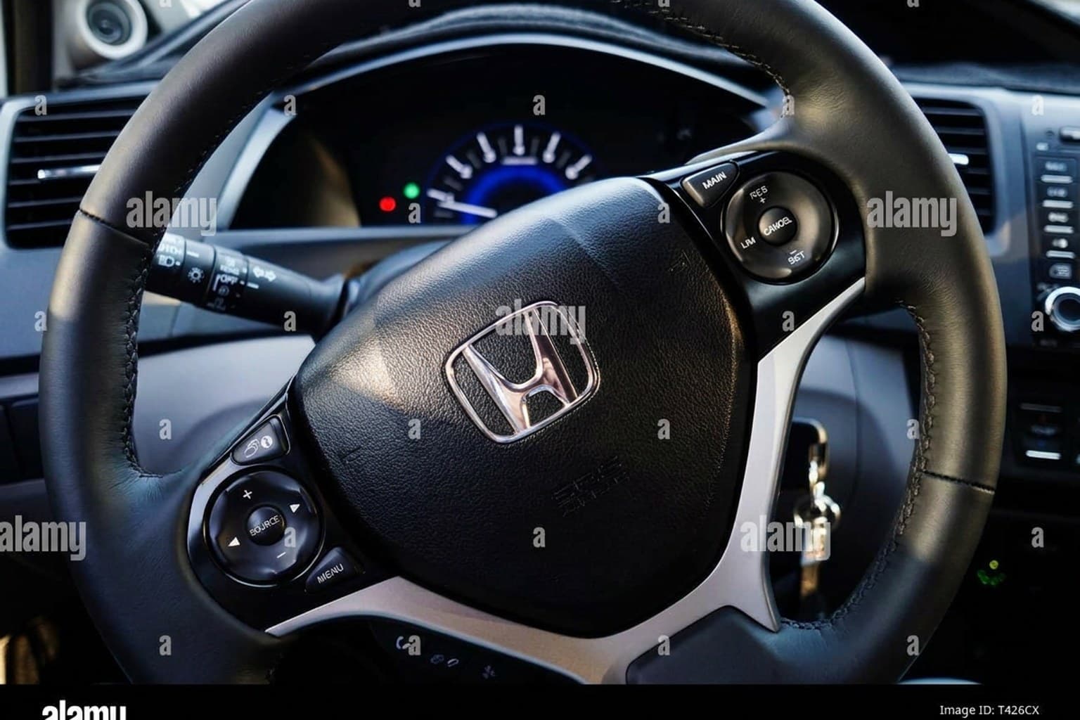Салон Honda Civic Aerodeck — предпродажная подготовка салона | Автоателье BIRSON СПб