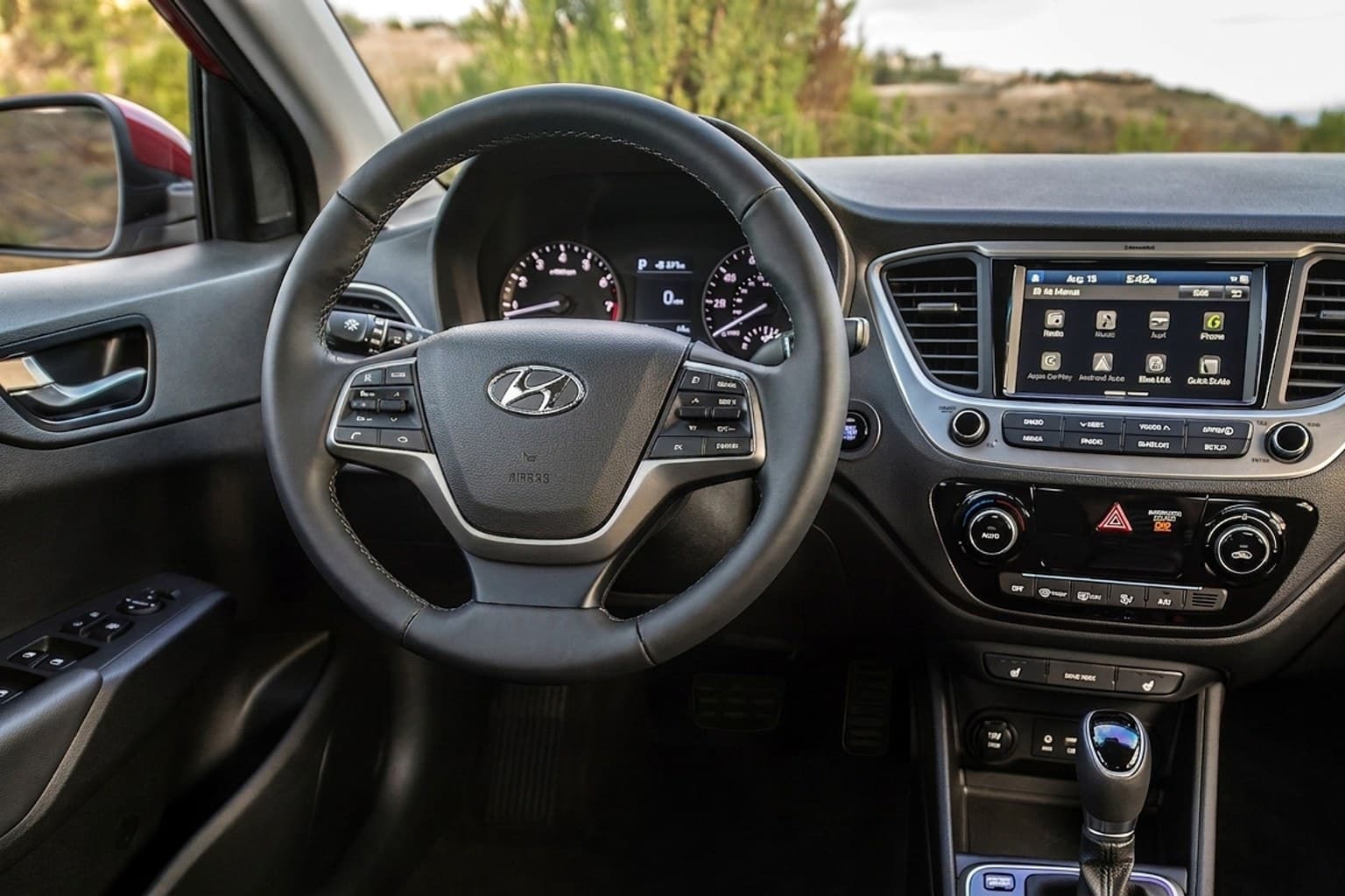 Салон Hyundai Accent — ремонт шторок люка | Автоателье BIRSON СПб