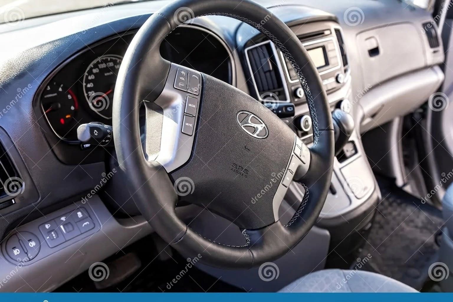 Салон Hyundai H1 Bus — предпродажная подготовка салона | Автоателье BIRSON СПб