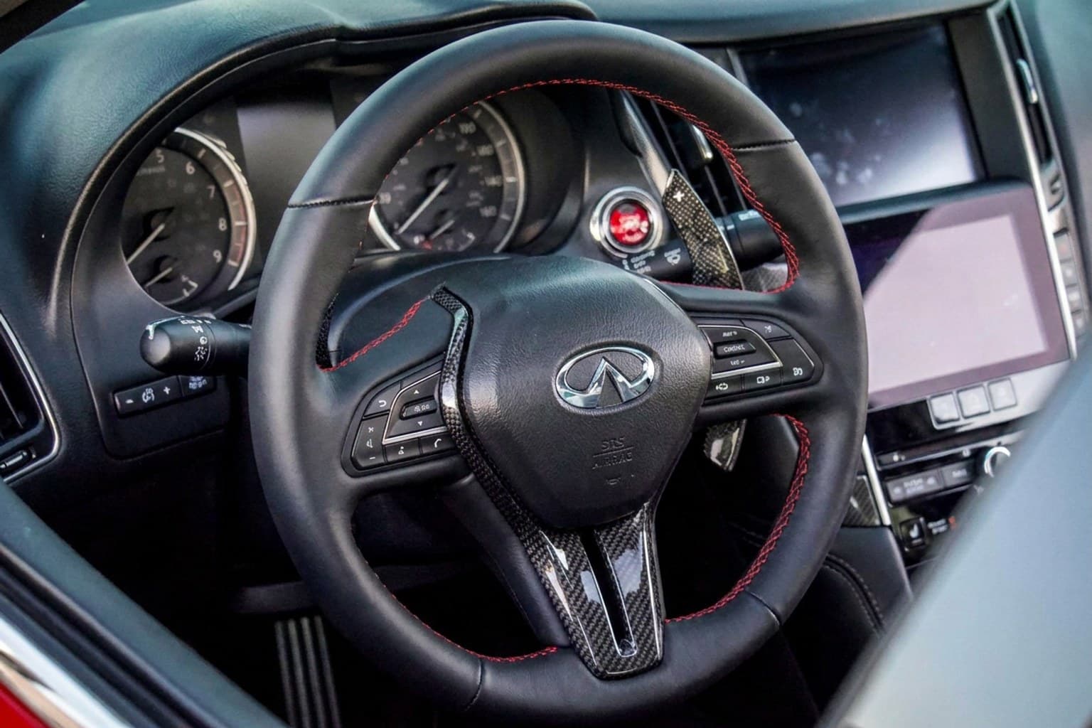 Салон Infiniti Q — ремонт шторок люка | Автоателье BIRSON СПб