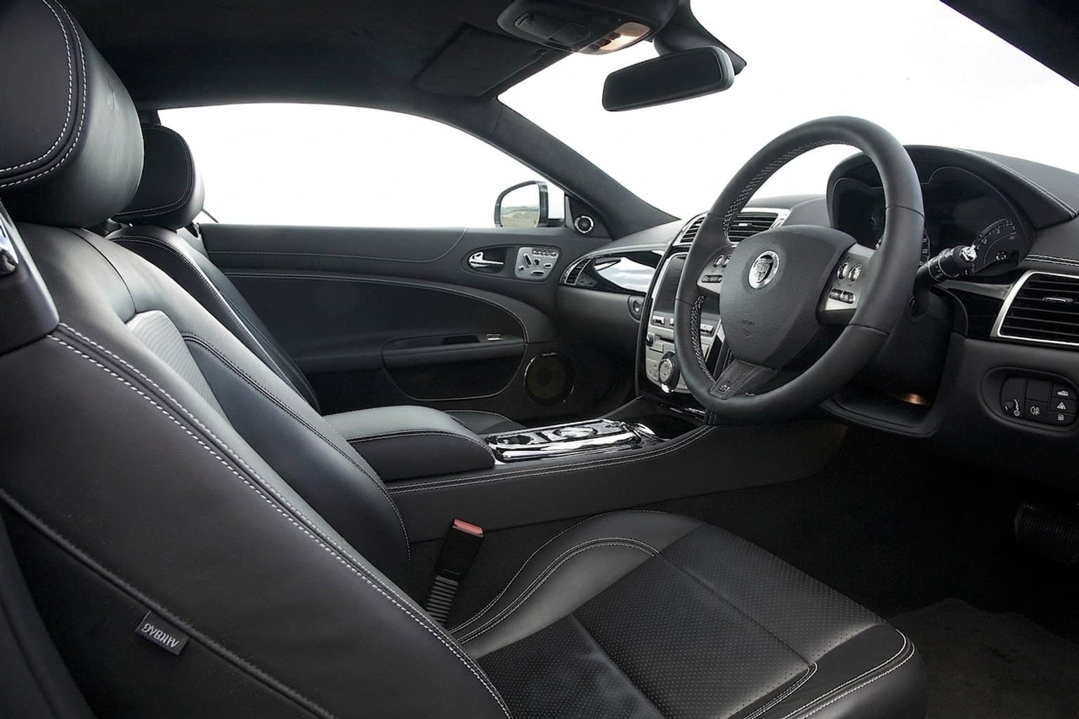 Салон Jaguar XK — восстановление пластика | Автоателье BIRSON СПб