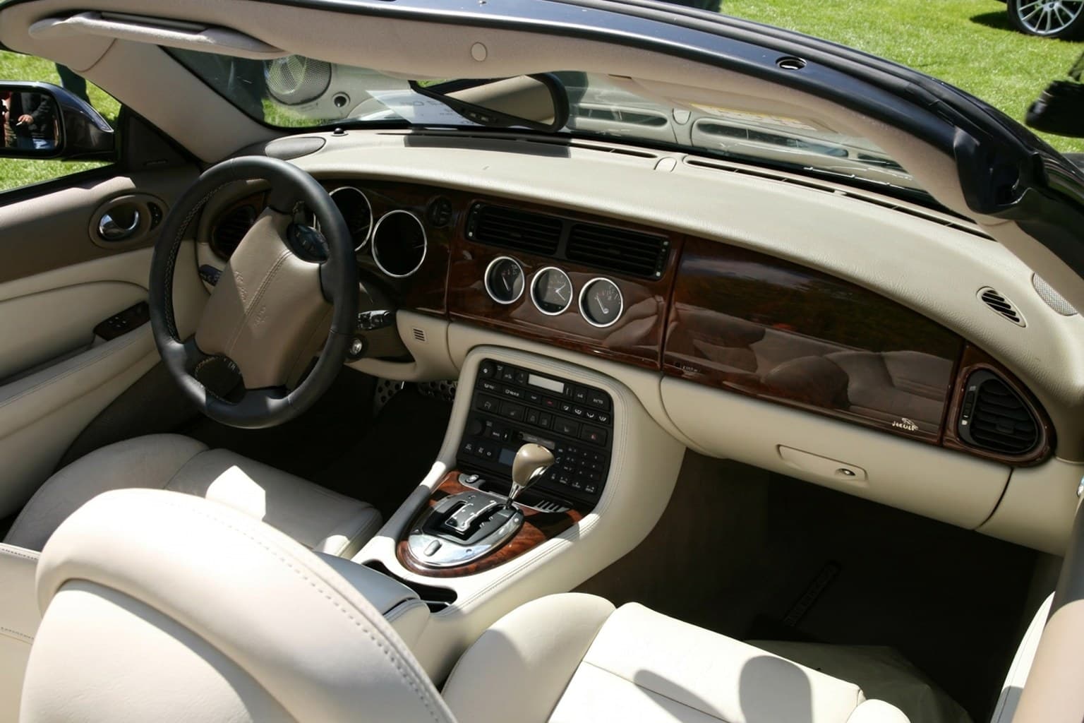 Салон Jaguar XK8 Convertible — предпродажная подготовка салона | Автоателье BIRSON СПб