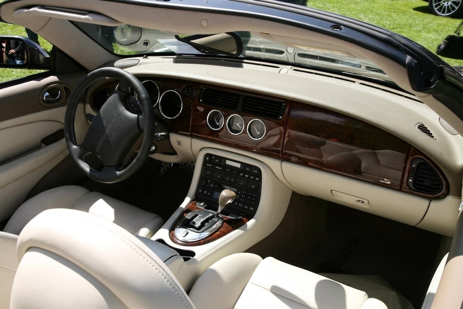 Салон Jaguar XKR Convertible — предпродажная подготовка салона | Автоателье BIRSON СПб