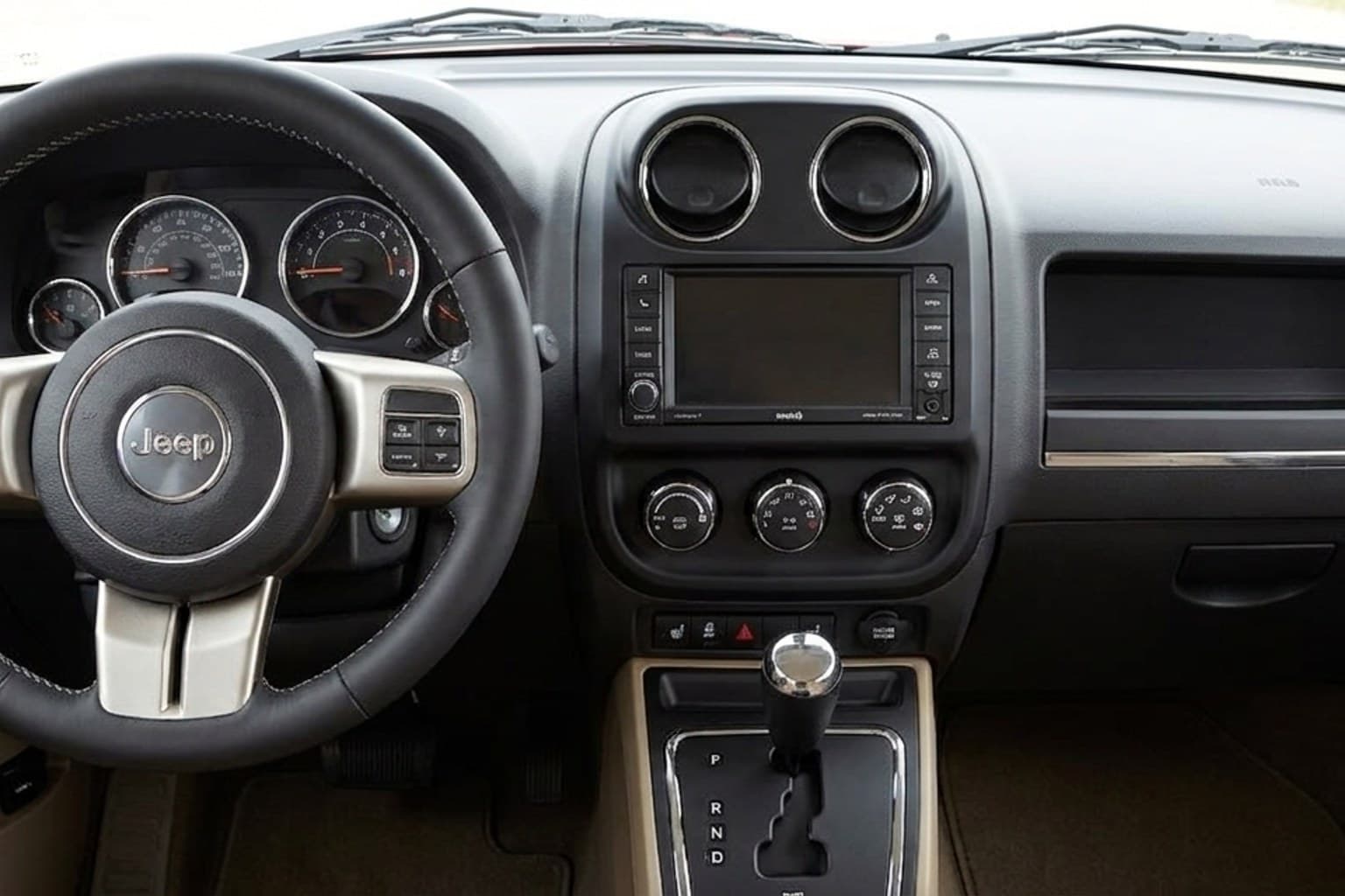 Салон Jeep Patriot — предпродажная подготовка салона | Автоателье BIRSON СПб