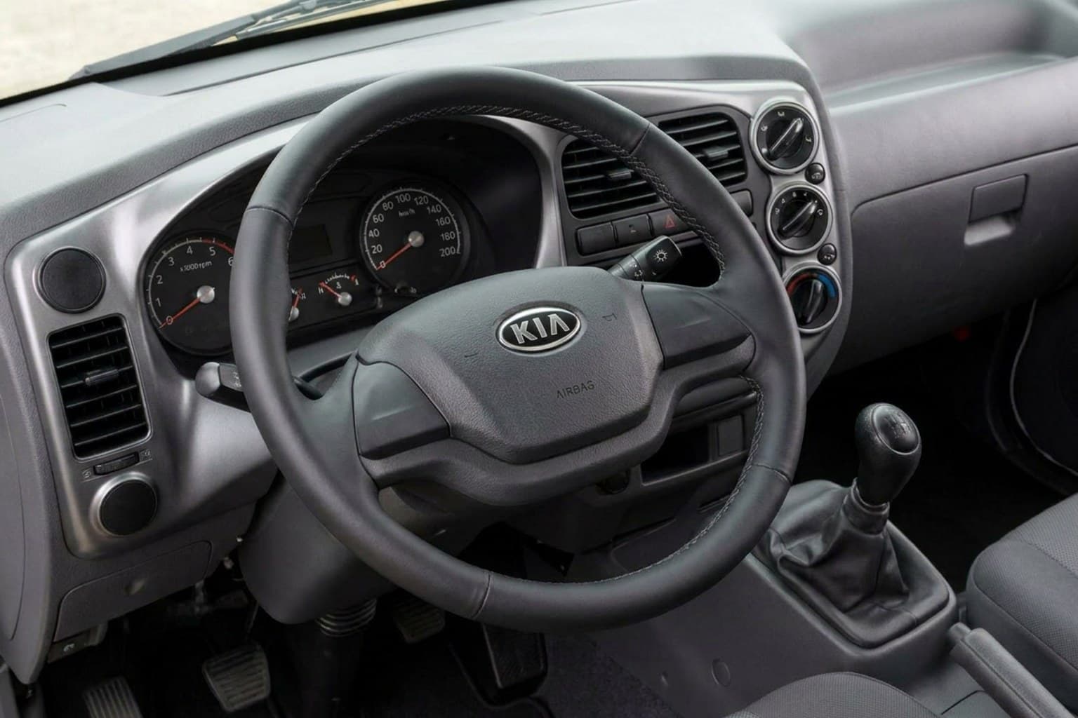 Салон Kia K 2500 — предпродажная подготовка салона | Автоателье BIRSON СПб