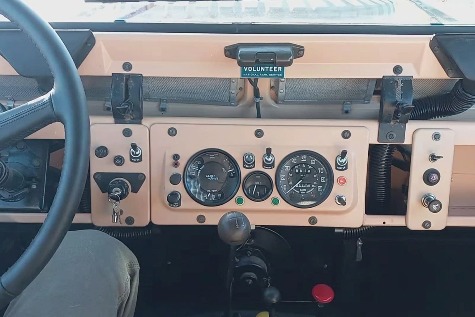 Салон Land Rover 109 — ремонт шторок люка | Автоателье BIRSON СПб