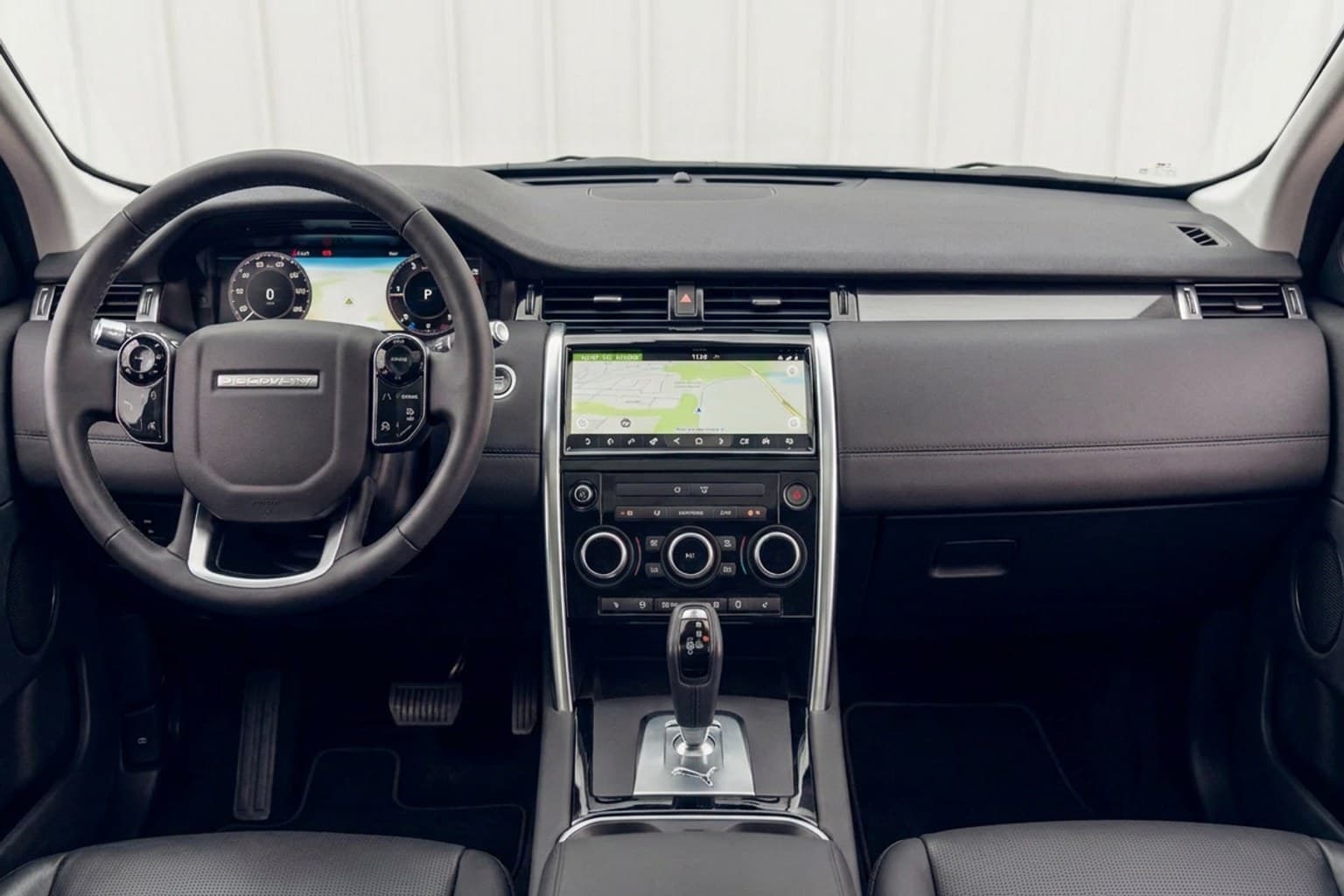 Салон Land Rover Discovery Sport — замена ремней | Автоателье BIRSON СПб