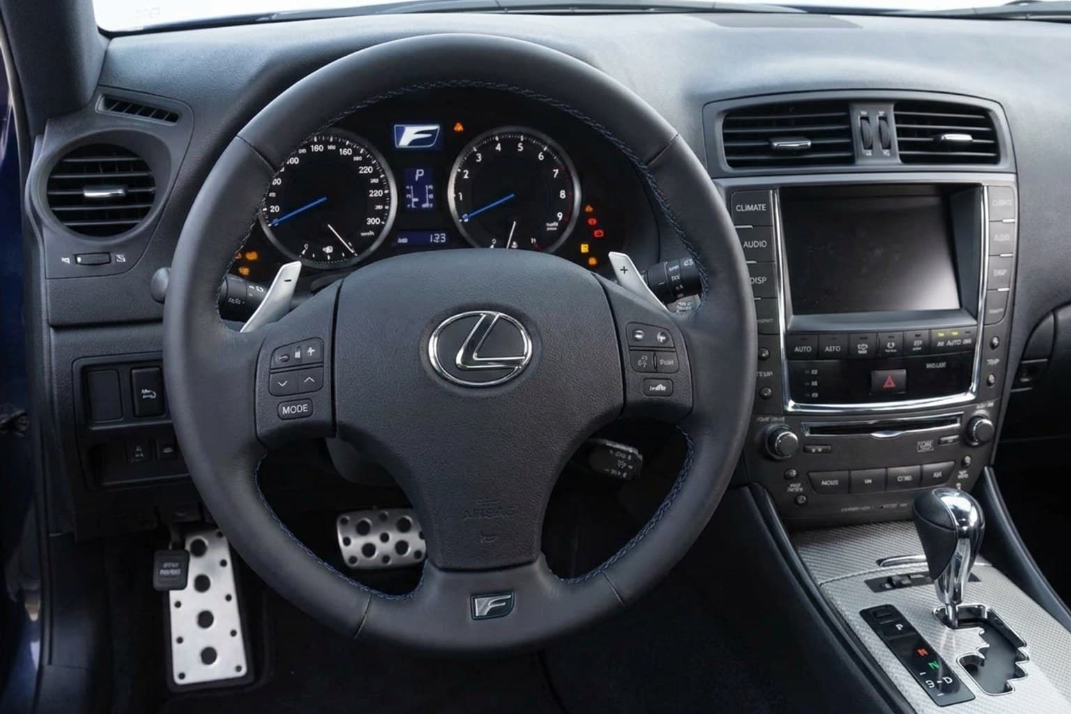 Салон Lexus IS-F — предпродажная подготовка салона | Автоателье BIRSON СПб