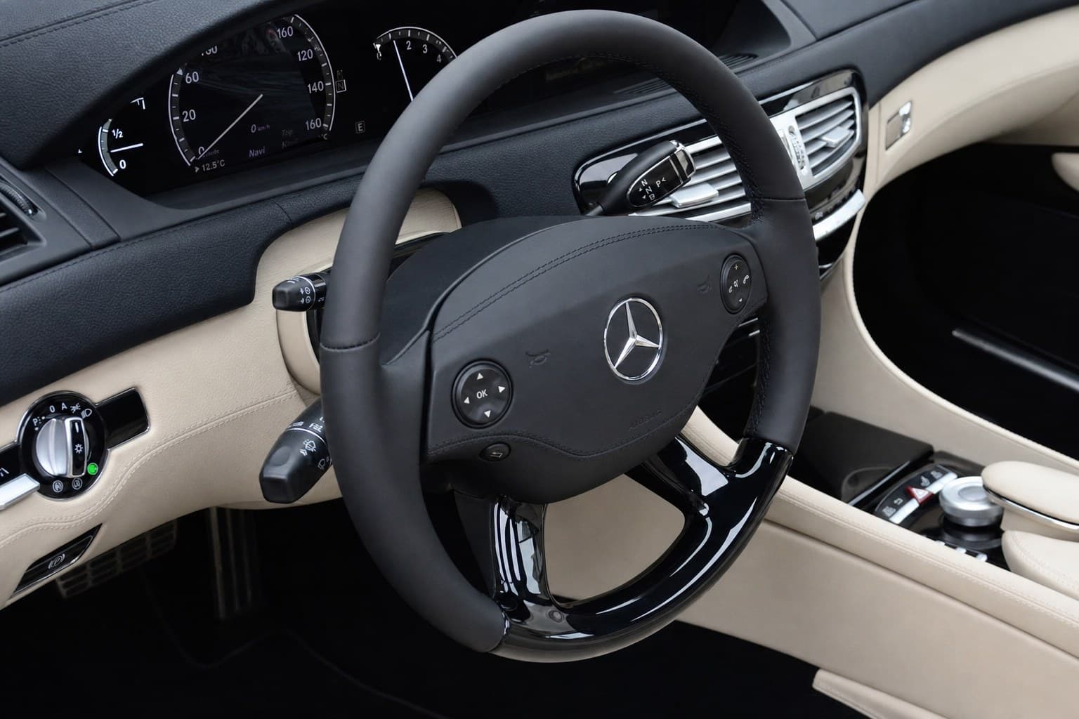 Салон Mercedes-Benz CL — ремонт шторок люка | Автоателье BIRSON СПб