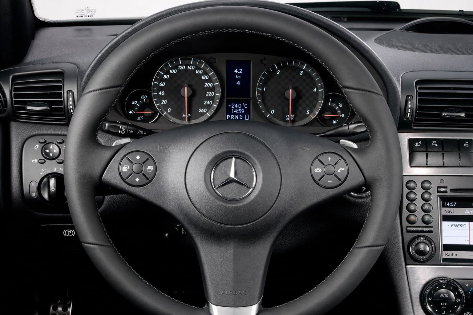 Салон Mercedes-Benz CLC — ремонт шторок люка | Автоателье BIRSON СПб