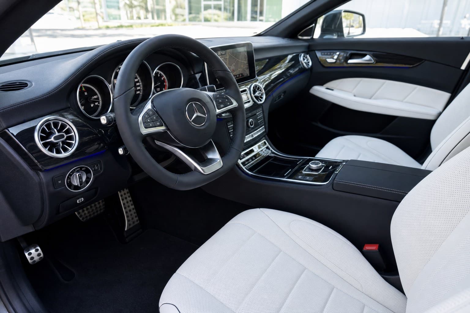 Салон Mercedes-Benz CLS — ремонт шторок люка | Автоателье BIRSON СПб