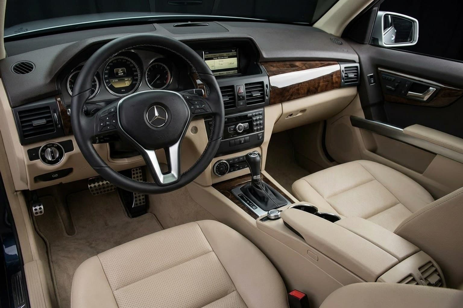 Салон Mercedes-Benz GLK — ремонт шторок люка | Автоателье BIRSON СПб
