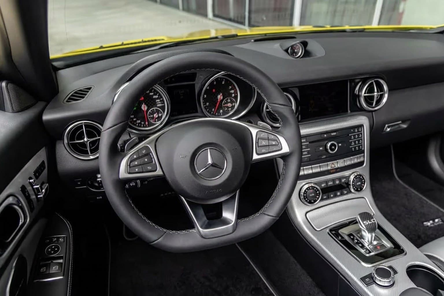 Салон Mercedes-Benz SLC — ремонт шторок люка | Автоателье BIRSON СПб