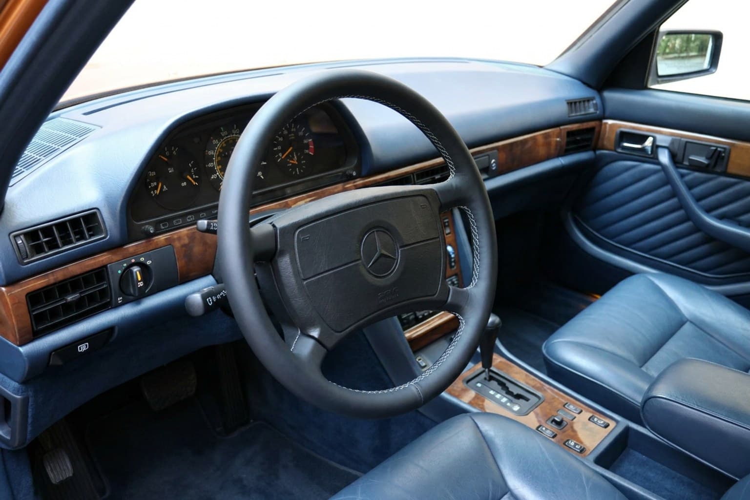 Салон Mercedes-Benz 260 - 560 SEL — предпродажная подготовка салона | Автоателье BIRSON СПб