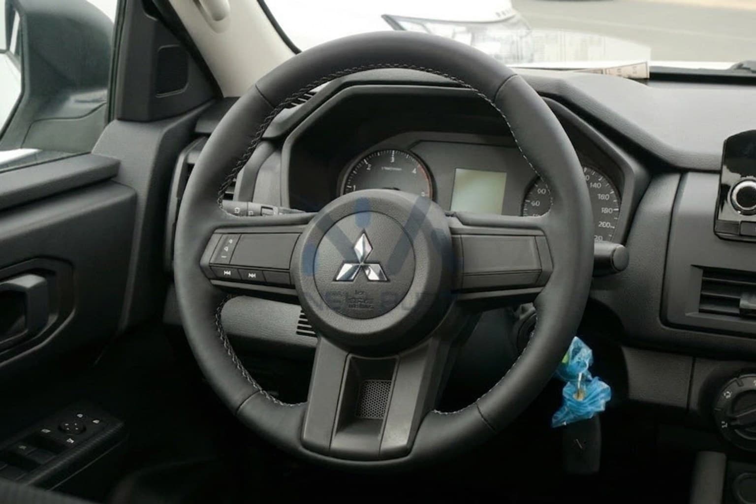 Салон Mitsubishi L200 Pick up Allrad — предпродажная подготовка салона | Автоателье BIRSON СПб