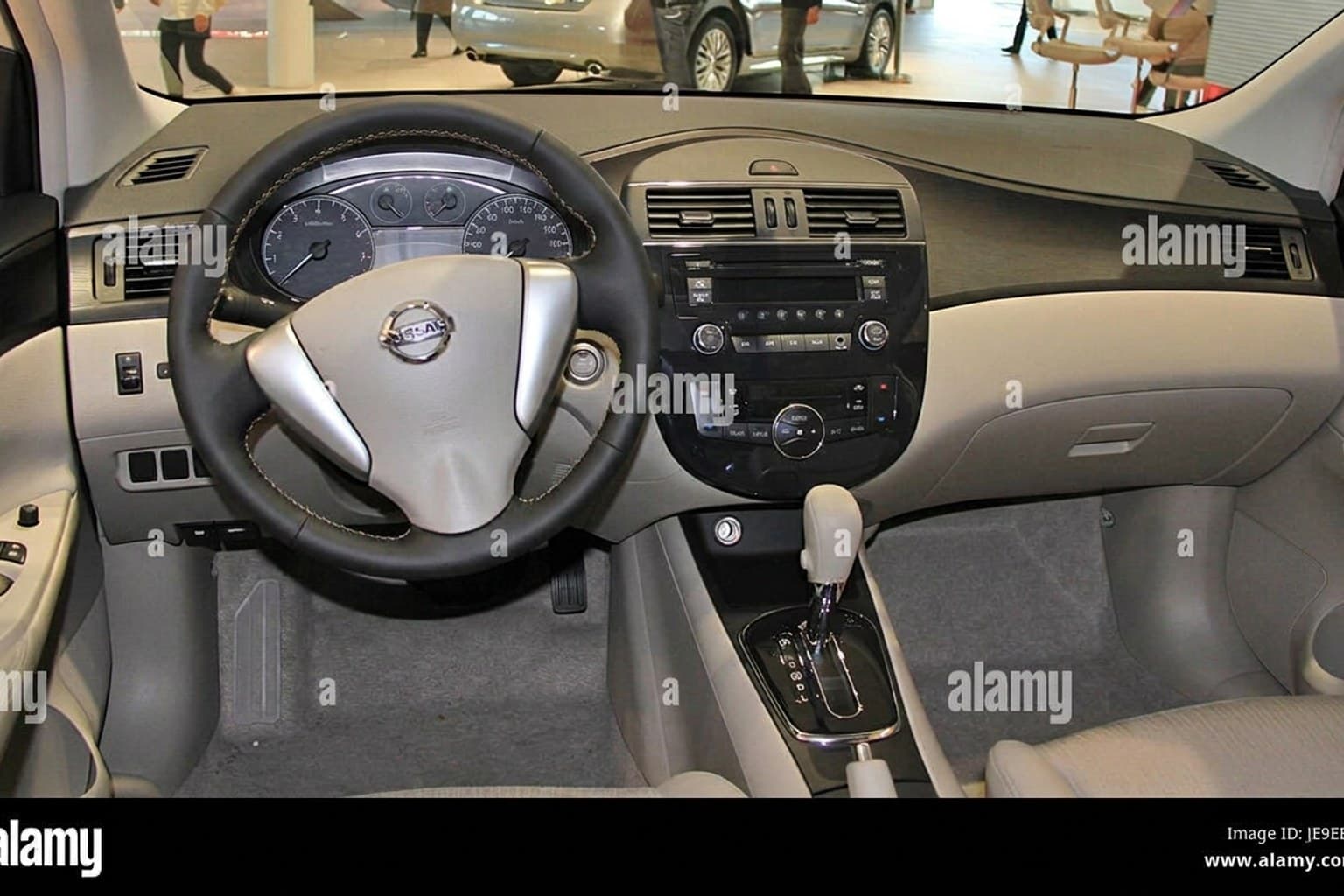 Салон Nissan Tiida — покраска руля | Автоателье BIRSON СПб
