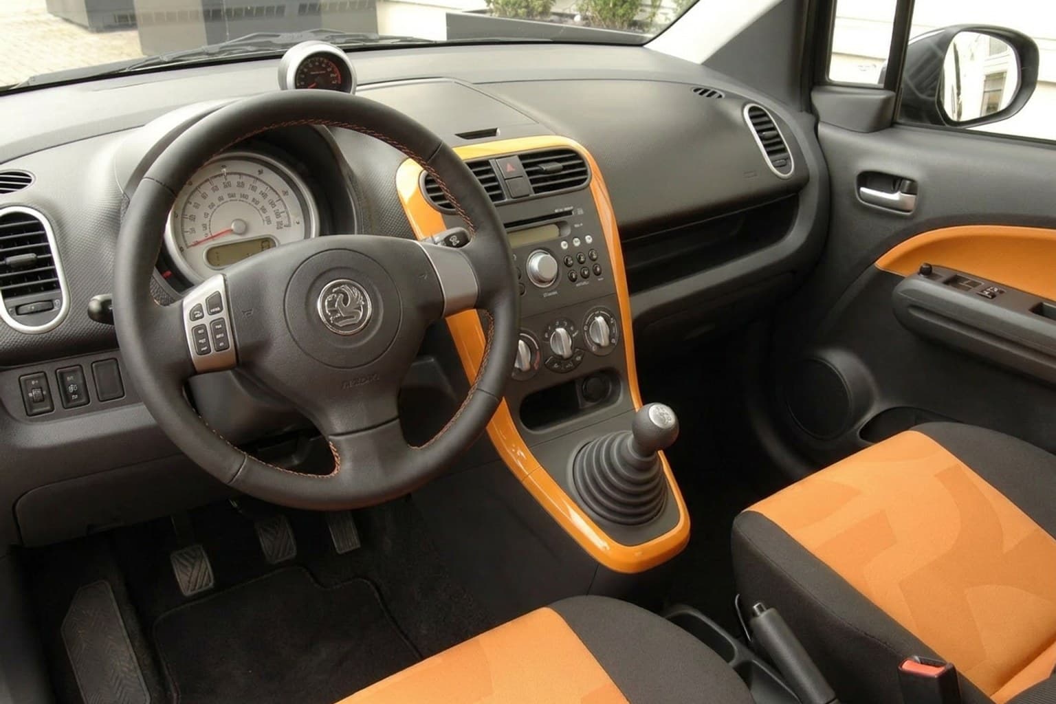 Салон Opel Agila — ремонт шторок люка | Автоателье BIRSON СПб