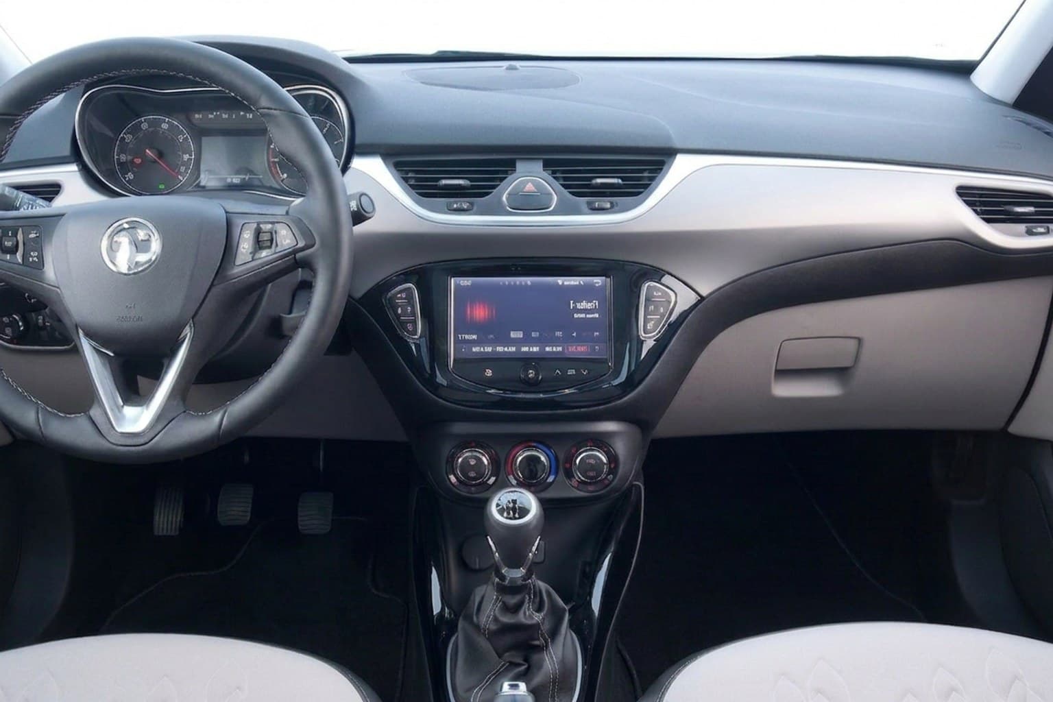 Салон Opel Corsa — восстановление пластика | Автоателье BIRSON СПб