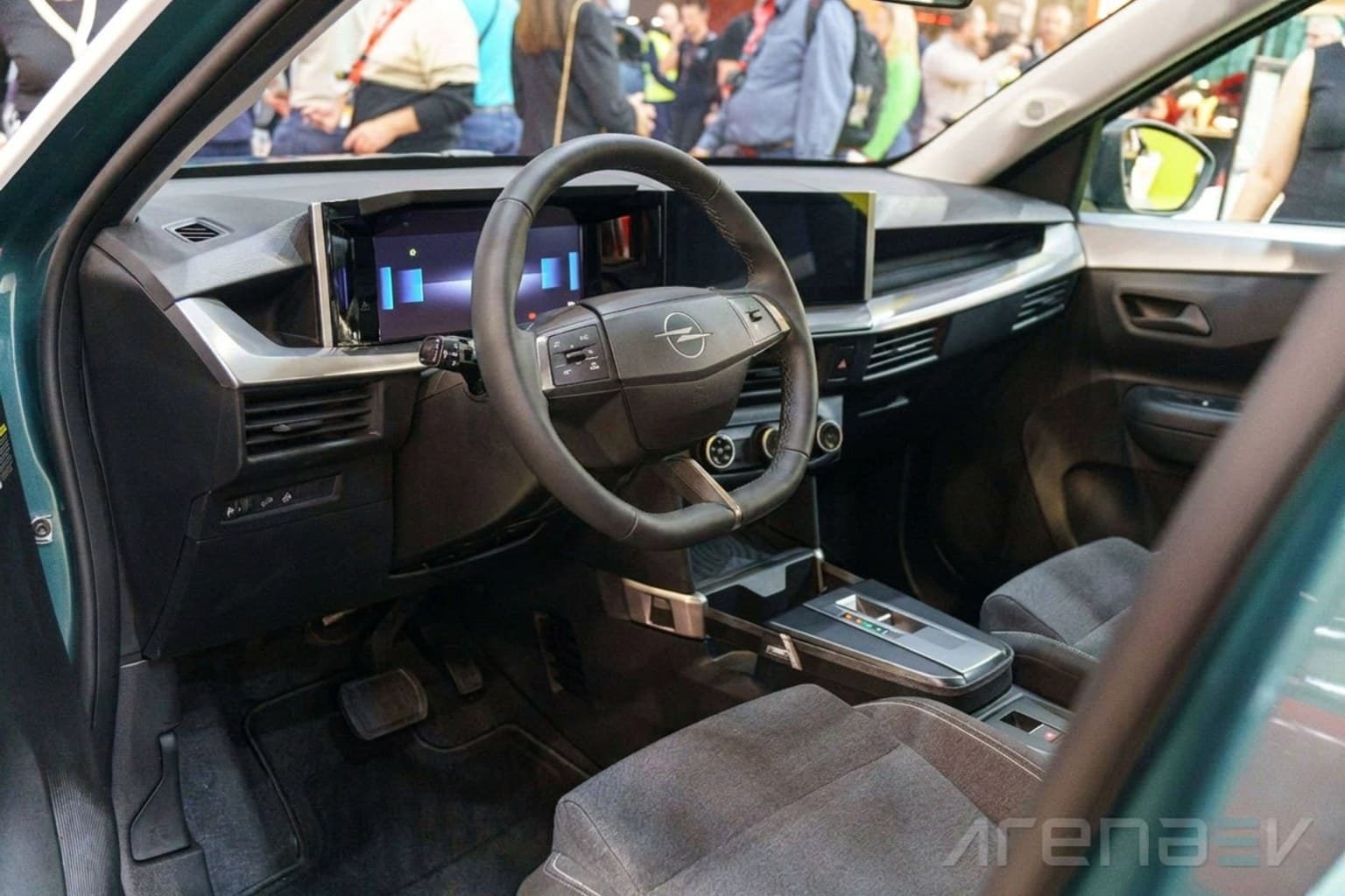 Салон Opel Frontera — ремонт шторок люка | Автоателье BIRSON СПб