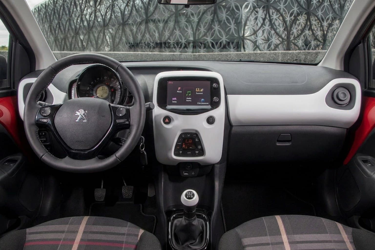 Салон Peugeot 108 — ремонт шторок люка | Автоателье BIRSON СПб