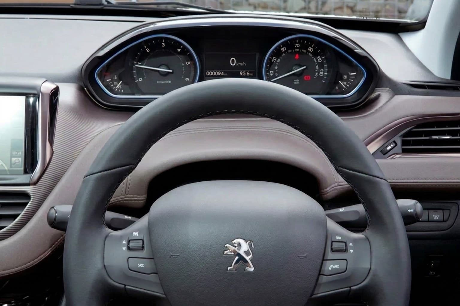 Салон Peugeot 2008 — ремонт шторок люка | Автоателье BIRSON СПб