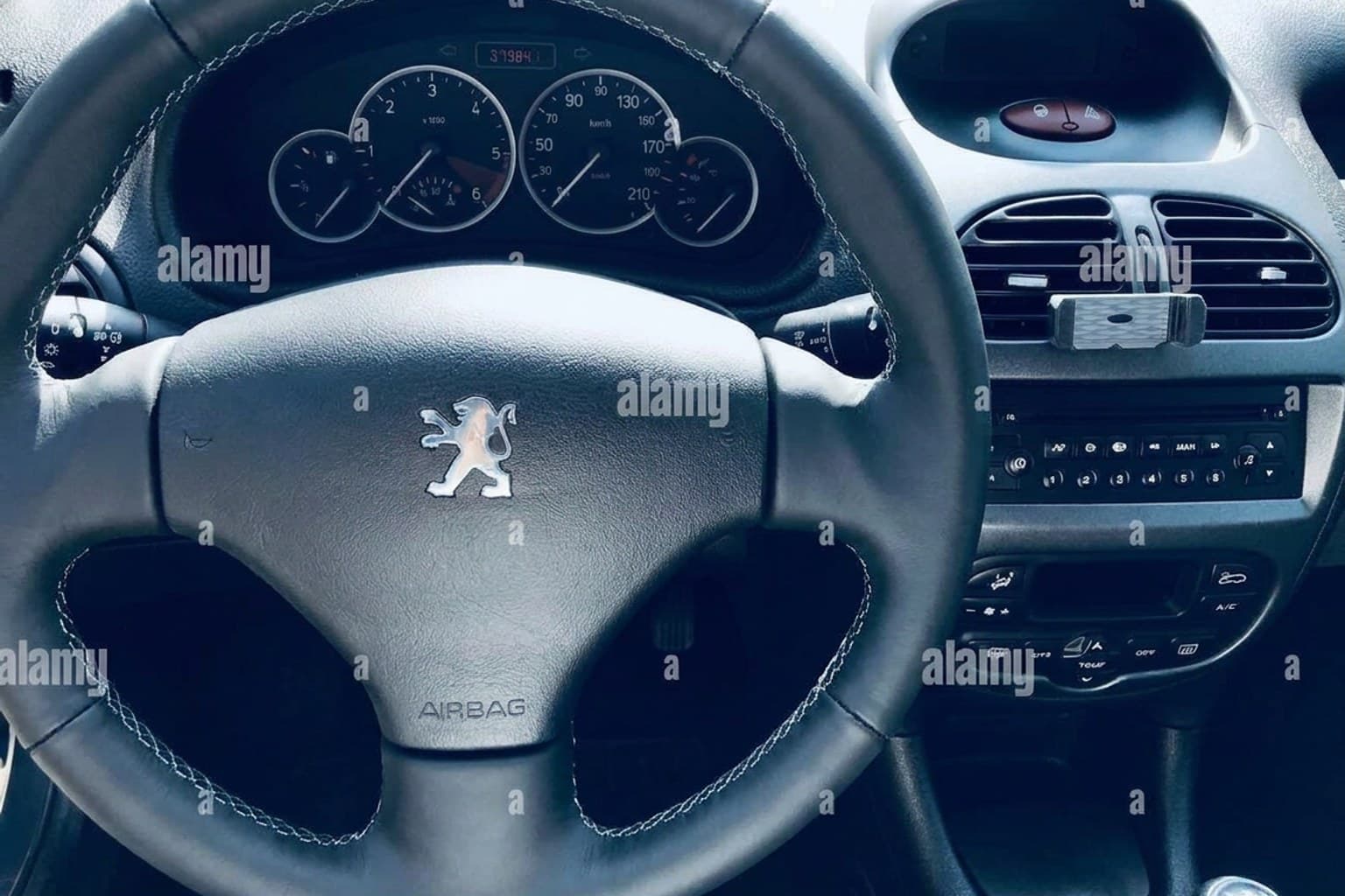 Салон Peugeot 206 SW — предпродажная подготовка салона | Автоателье BIRSON СПб