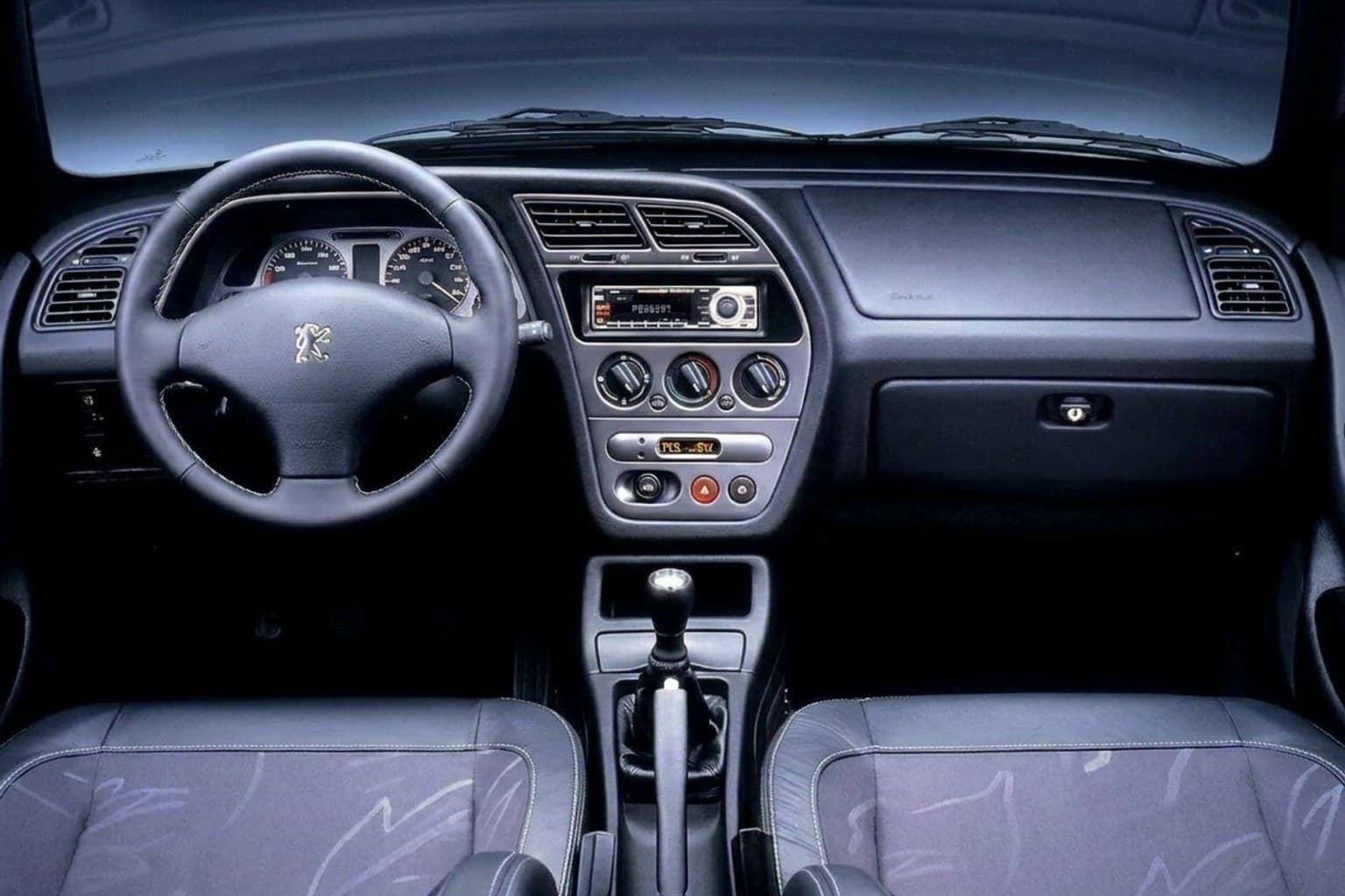 Салон Peugeot 306 — ремонт шторок люка | Автоателье BIRSON СПб