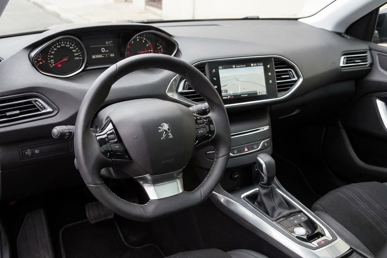 Салон Peugeot 308 — ремонт шторок люка | Автоателье BIRSON СПб