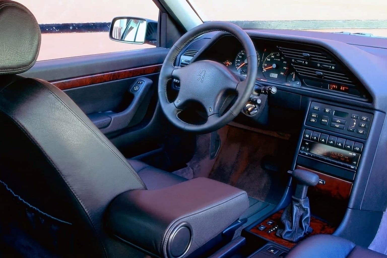 Салон Peugeot 605 — покраска руля | Автоателье BIRSON СПб