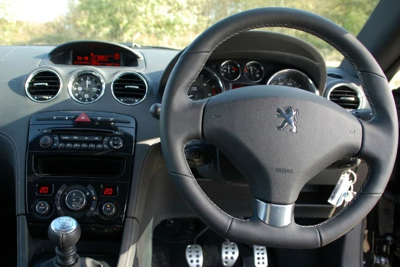Салон Peugeot RCZ — замена ремней | Автоателье BIRSON СПб