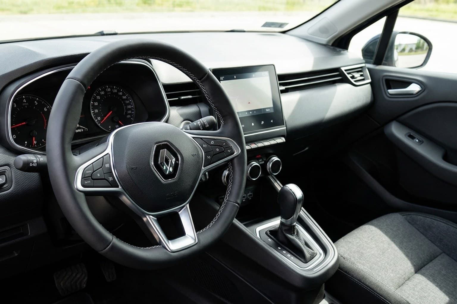 Салон Renault Clio Grandtour — предпродажная подготовка салона | Автоателье BIRSON СПб