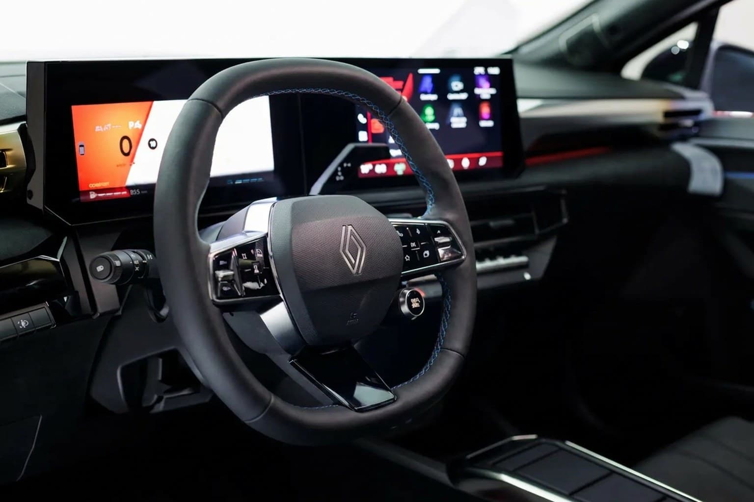 Салон Renault Clio — ремонт шторок люка | Автоателье BIRSON СПб