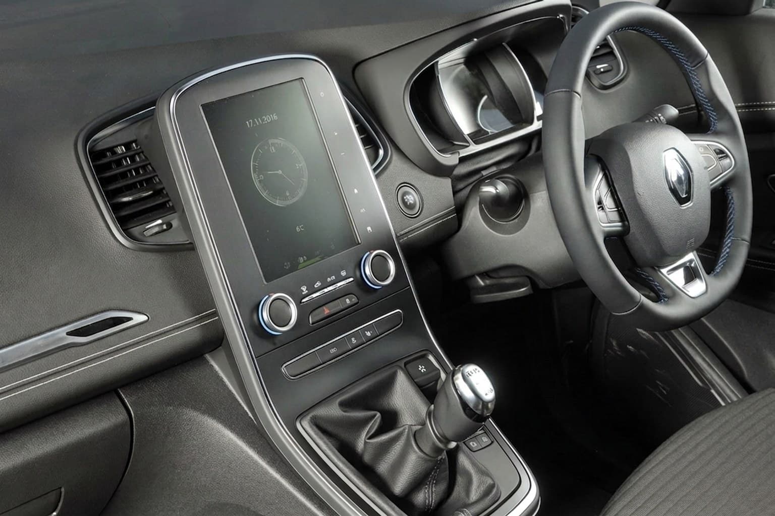 Салон Renault Grand Scenic — предпродажная подготовка салона | Автоателье BIRSON СПб