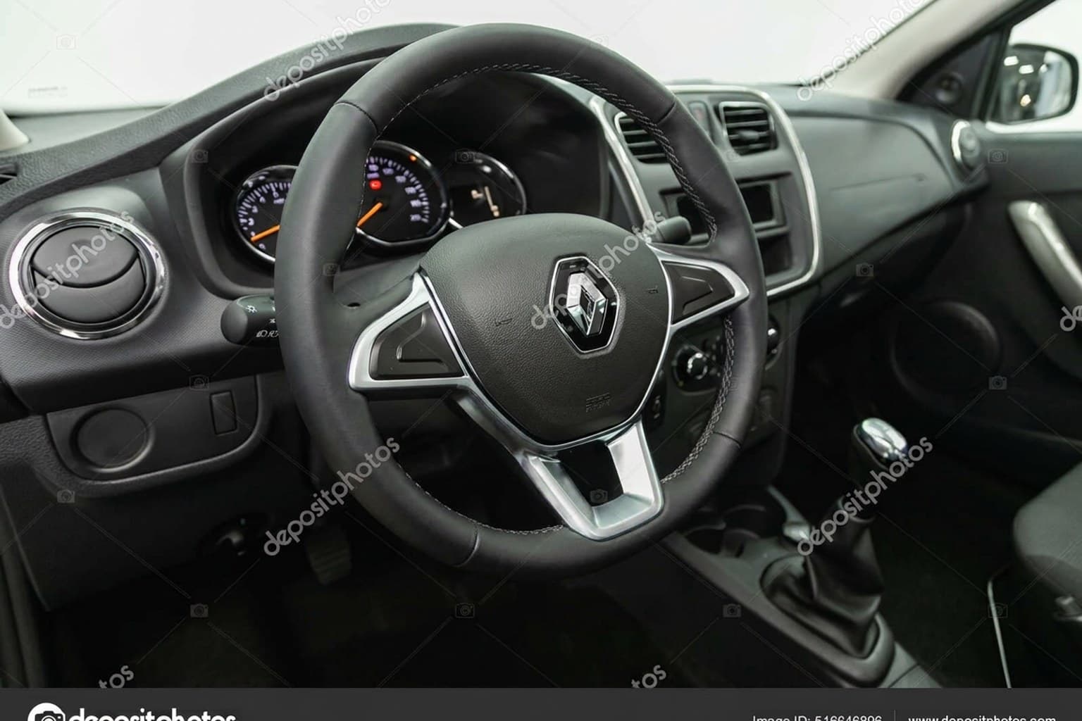 Салон Renault Logan — ремонт шторок люка | Автоателье BIRSON СПб